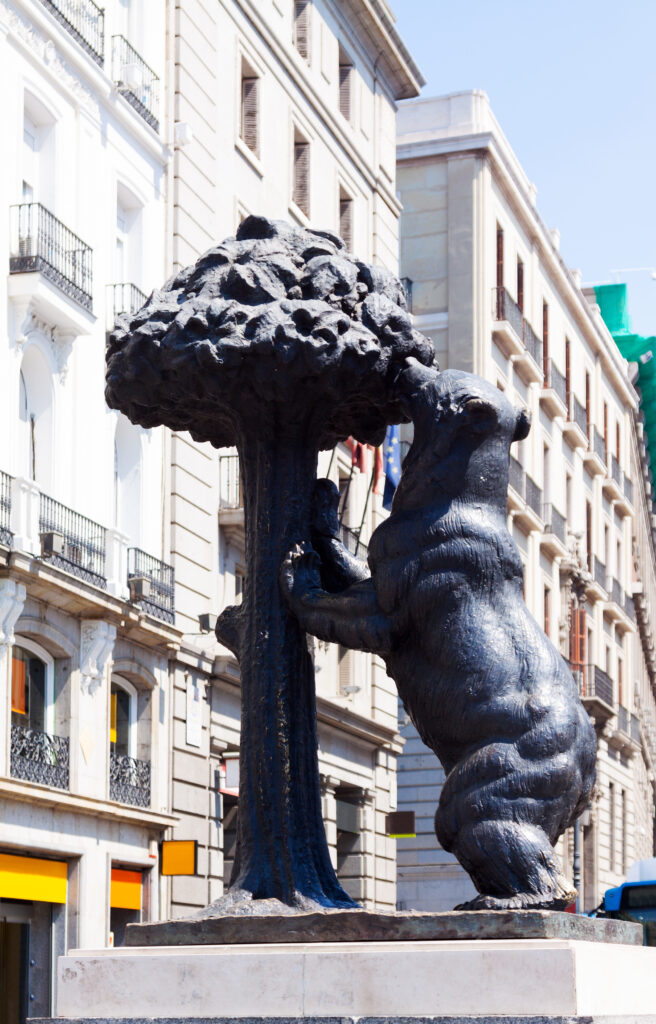 Símbolo de Madrid- Escultura del Oso y del madroño en la Puerta del Sol